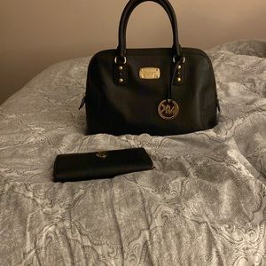 Micheal Kors purse and wallet